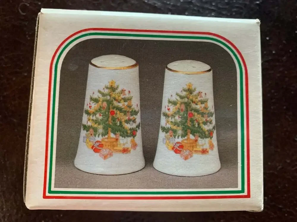 Christmas Salt n Pepper Shakers